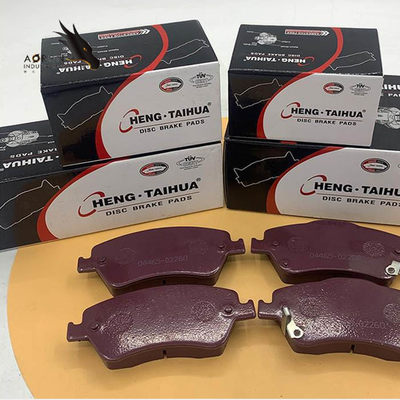 Les fabricants produisent de divers matériaux des protections de frein semi-métalliques 04465-02260
