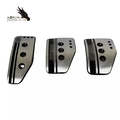 Acceptez la pédale antidérapante bon marché faite sur commande de pied d'accélérateur de protection de pédale d'alliage d'aluminium de bonne qualité pour la voiture universelle